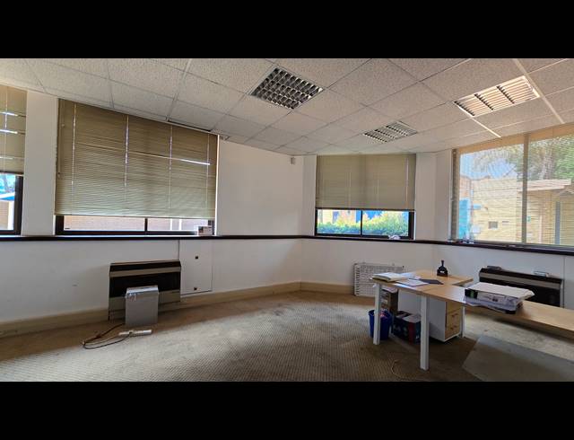 6,241M² BUSINESS CENTRE FOR SALE IN HELDERKRUIN